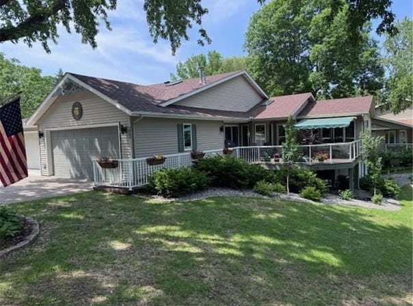 706 Pershing Avenue N, New Prague, MN 56071