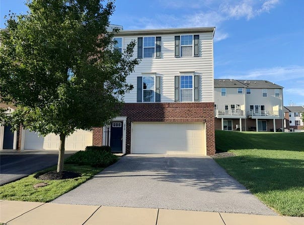2010 Black Bear Way, Collier Twp, PA 15017