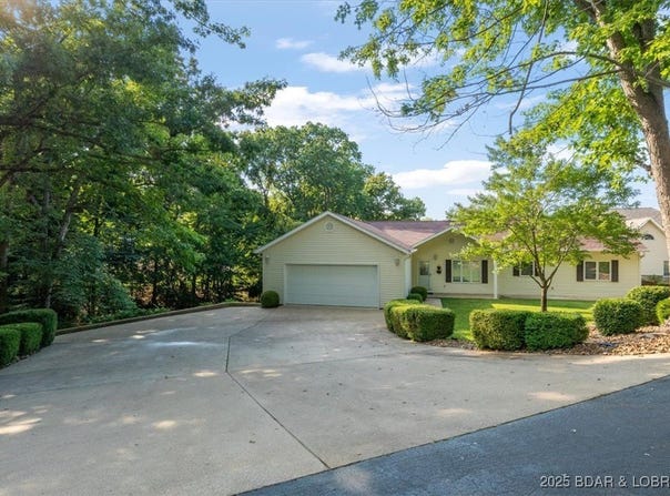 368 Red Bird Road, Lake Ozark, MO 65049