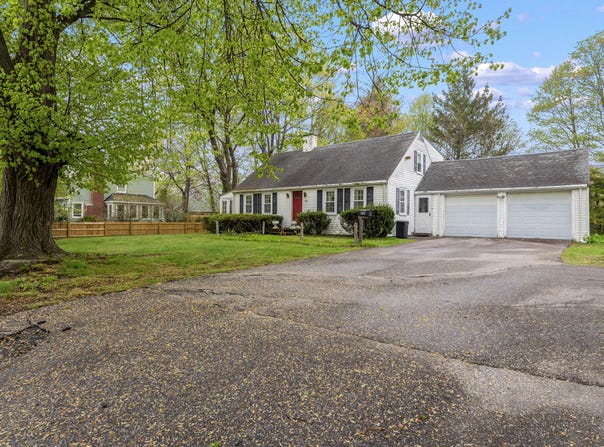 342 York Street, York, ME 03909