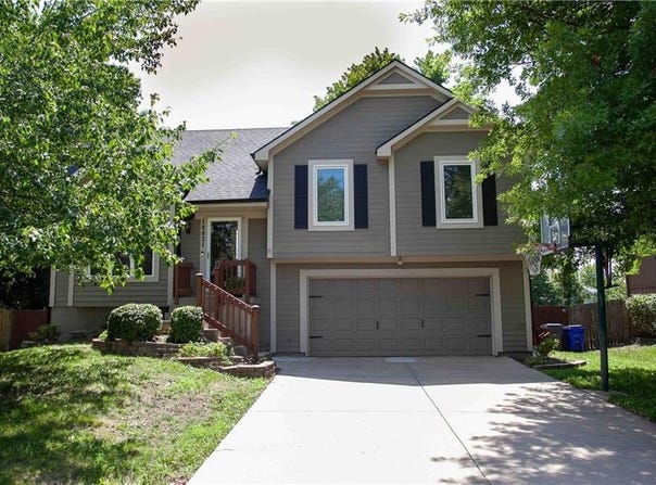 18821 W 160TH Terrace, Olathe, KS 66062