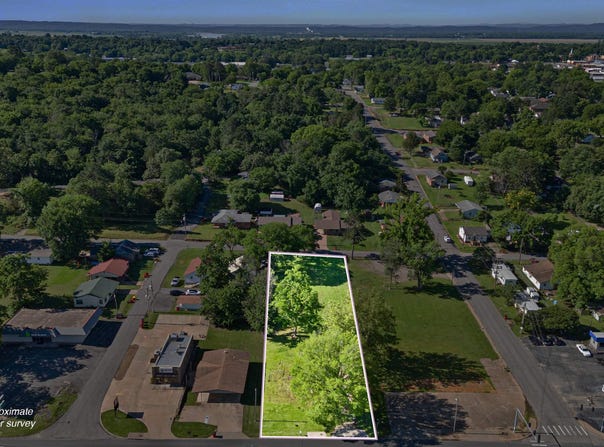 604 E Harding St, Morrilton, AR 72110