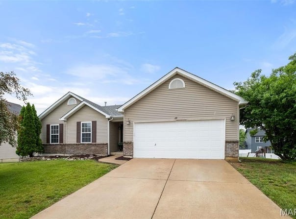 171 Majestic Lakes Boulevard, Moscow Mills, MO 63362