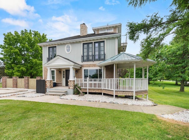 705 LAKESHORE Drive, KEWAUNEE, WI 54216