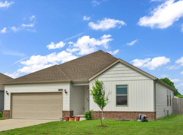 1401 S Lorraine Avenue, Republic, MO 65738