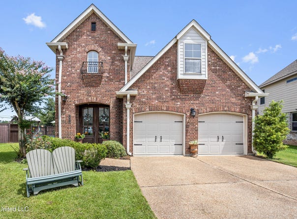 3841 Chateau Cove, Ocean Springs, MS 39564