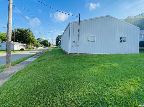 1100 E SLOAN Street, Harrisburg, IL 62946