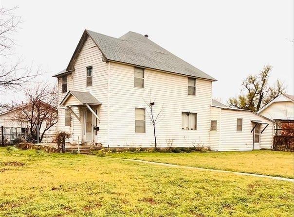319 N Wikoff Avenue, Watonga, OK 73772