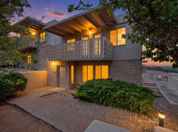320 Artist Road, Santa Fe, NM 87501