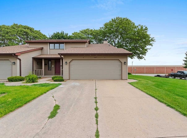2409 CEDAR RIDGE Court, GREEN BAY, WI 54313-5786