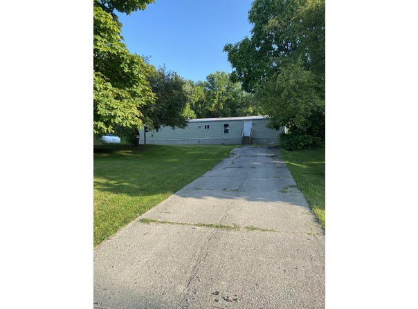 1979 W Riverside Drive Drive, Ionia, MI 48846