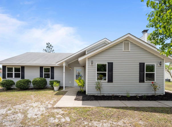 308 Dayrell Drive, Hubert, NC 28539