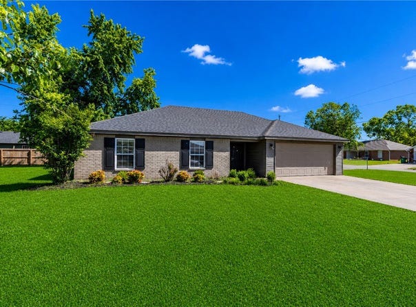 700 Ponderosa Street, Centerton, AR 72719