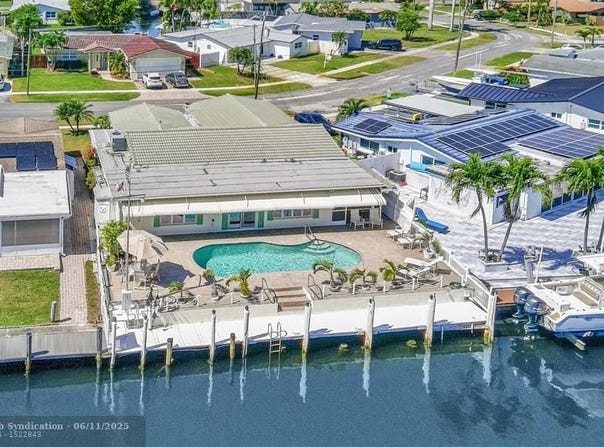 818 Argonaut Isle, Dania Beach, FL 33004