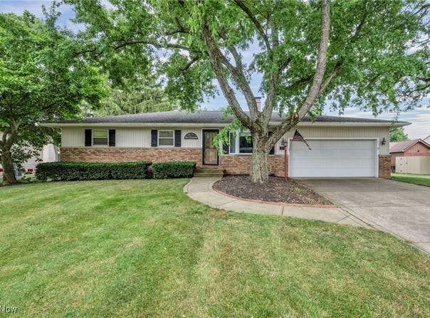 321 Autumn Lane, Brunswick, OH 44212