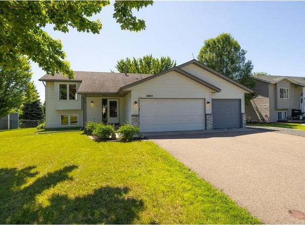 10815 Matthew Drive, Chisago City, MN 55013