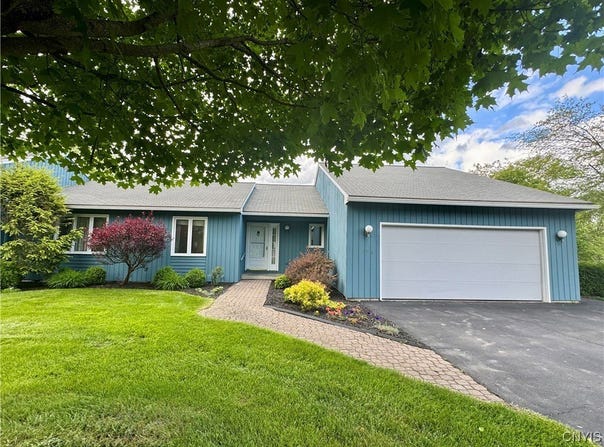 111 Spyglass Lane, Manlius, NY 13066