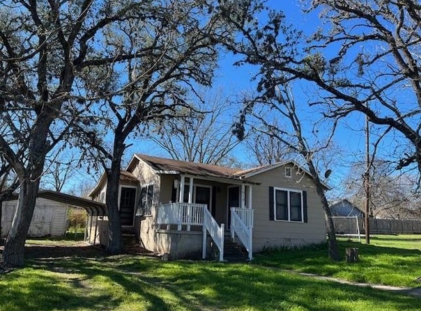 1015 Fourth St, Kerrville, TX 78028