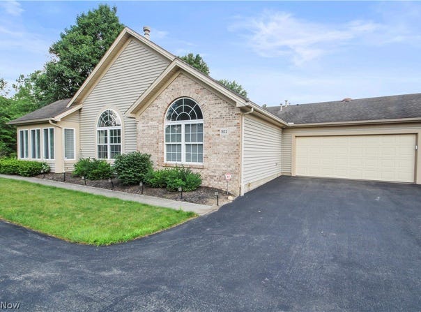 903 NE Willow Brook Drive NE, Warren, OH 44483