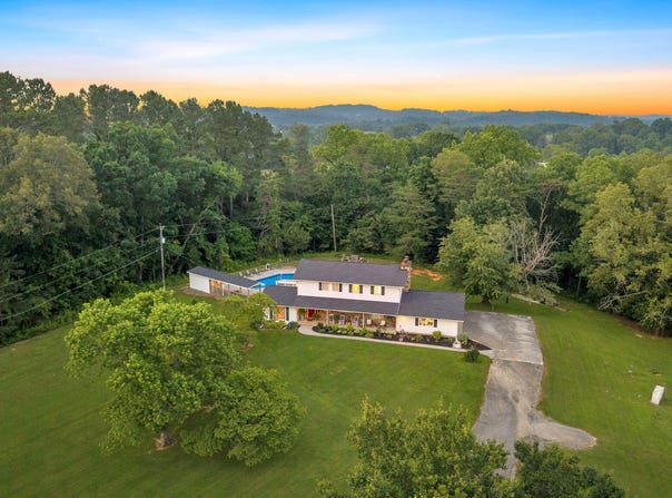 1216 Winding Drive, Sevierville, TN 37876