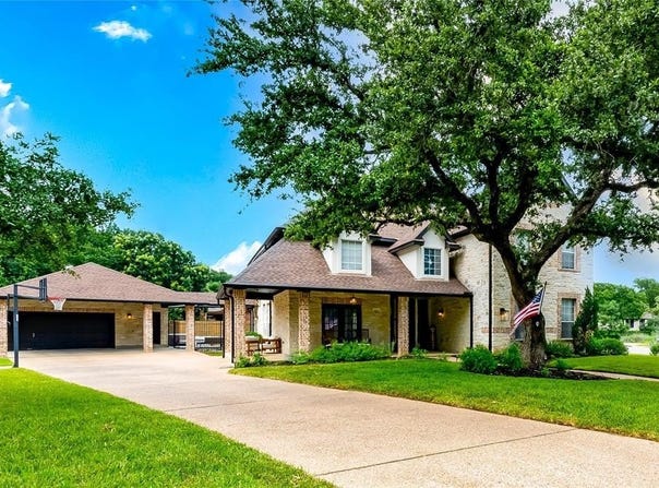 104 Hazeltine DR, Georgetown, TX 78628