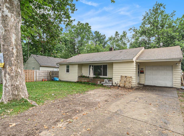 1013 Chrysler Street, Kalamazoo, MI 49048