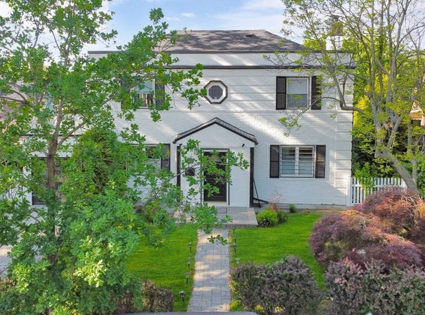 139-15 Coolidge Ave, Briarwood, NY 11435