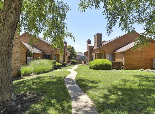 3440 S Delaware Avenue, Springfield, MO 65804