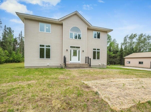 6055 Howard Gnesen Rd, Duluth, MN 55803