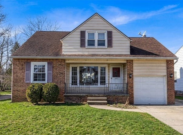 5876 Wickfield Drive, Parma Heights, OH 44130