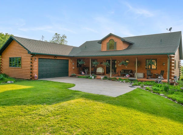 10077 Royal Coachman Trail, Gaylord, MI 49735