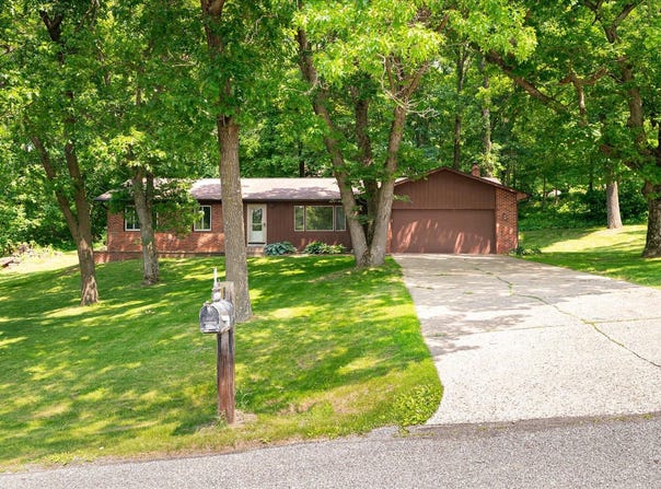 6011 Fox Chase Rd, Hokah, MN 55941