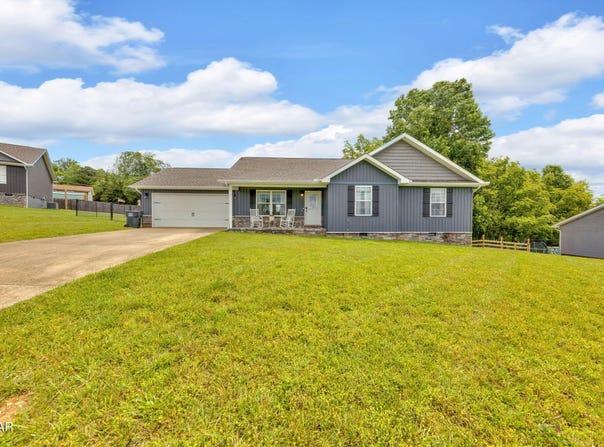 142 Breezy Lane, New Tazewell, TN 37825