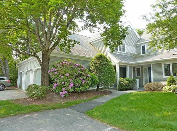 16 Laurel Court, Nashua, NH 03062