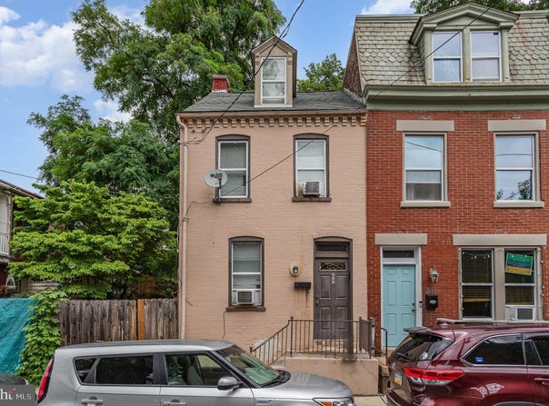 309 PERSHING AVENUE, LANCASTER, PA 17602