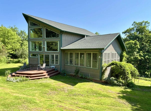 1815 Whitetail Road, Decorah, IA 52101