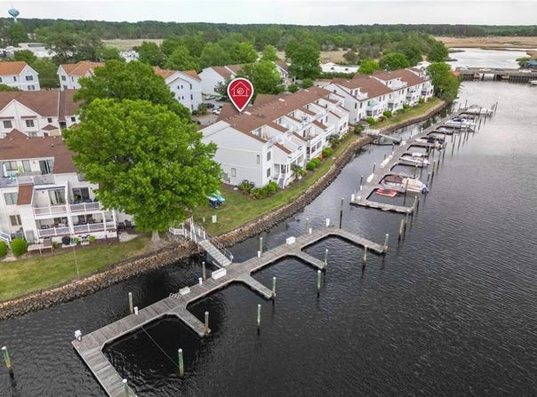 143 Harbor Watch Drive, Chesapeake, VA 23320