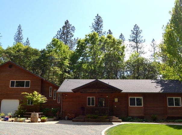 737 Pinecrest Drive, Grants Pass, OR 97526