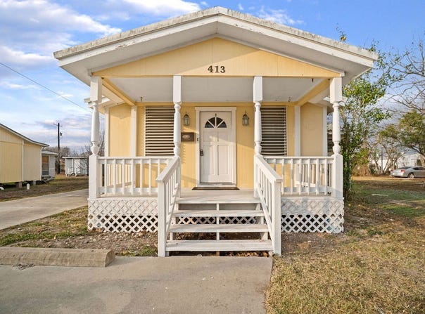 413 E Fulton, Sinton, TX 78387