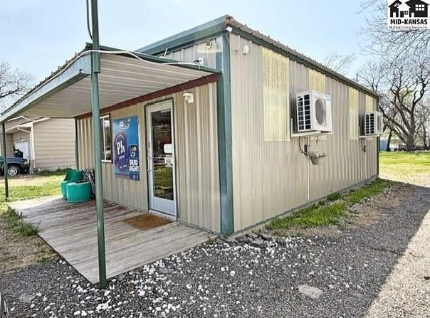 117 S Washington St, Cassoday, KS 66842