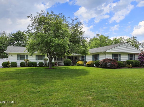 20 Wrangle Lane, Freehold, NJ 07728