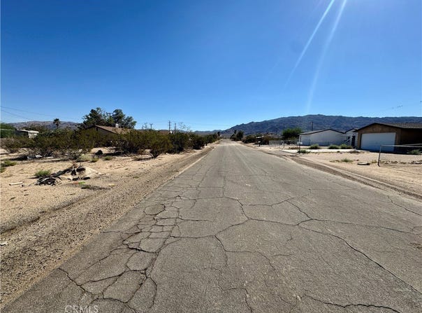 6325 Palm View Avenue, 29 Palms, CA 92277