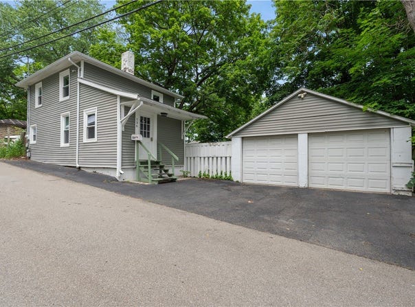 136 Etruscan Ln E, Corning, NY 14830