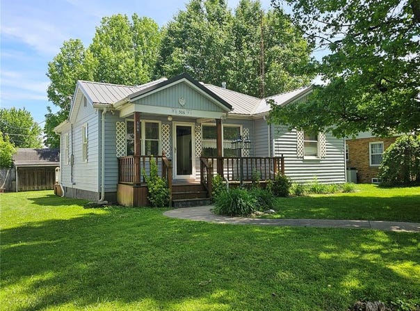 506 S Sparta Street, Steeleville, IL 62288
