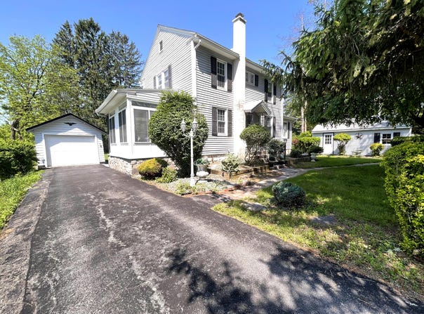 245 Learn Road, Tannersville, PA 18372