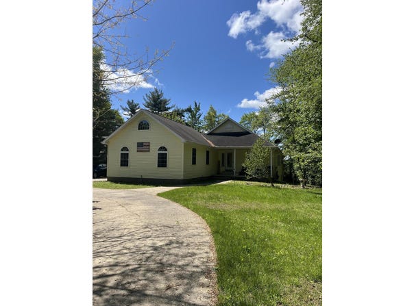 2273 Woodland Trail, Hillsdale, MI 49242