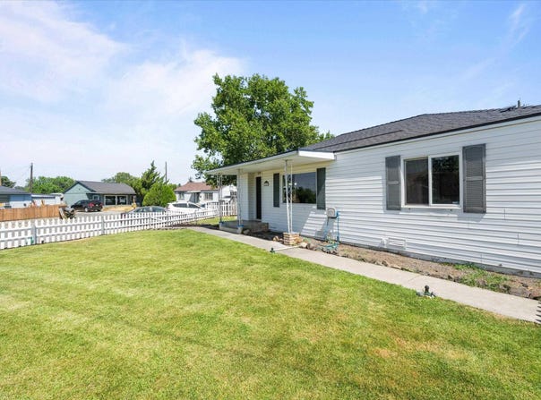 1008 Adams St, Richland, WA 99354