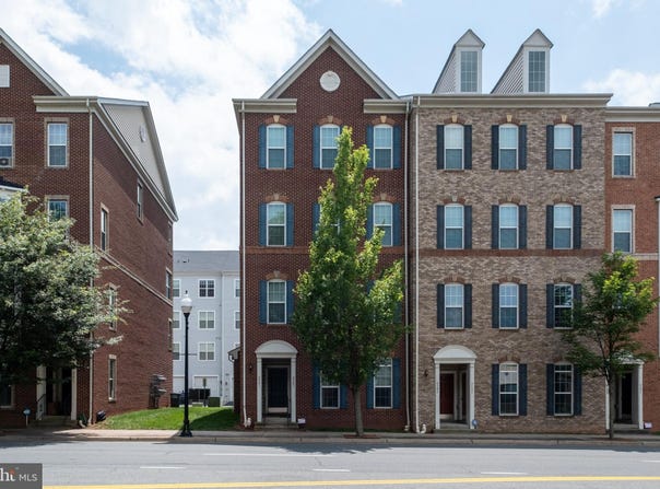 9583 CENTER STREET, MANASSAS, VA 20110