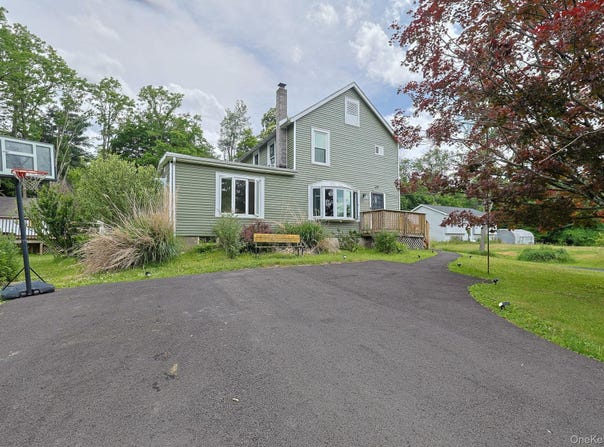 678 Prosperous Valley Road, Middletown, NY 10940