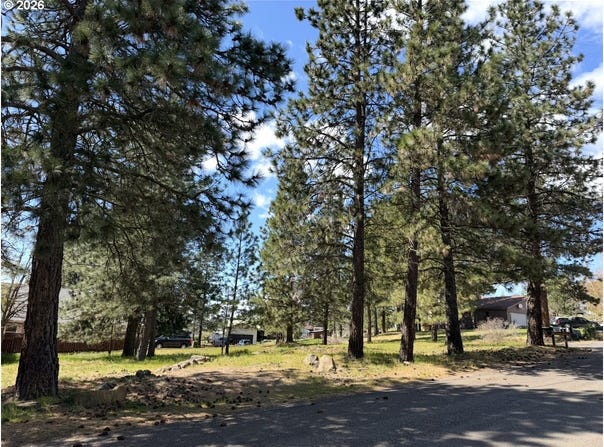 Glover St, Goldendale, WA 98620